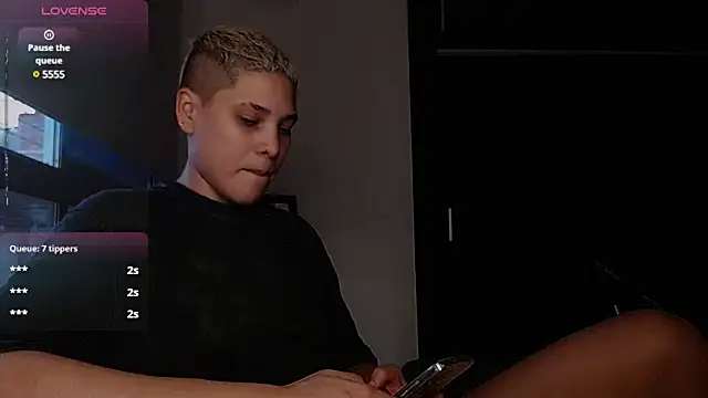 Charlee pink online show from 12/01/24, 10:43