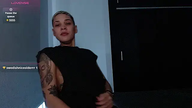 Charlee pink online show from 12/02/24, 07:38