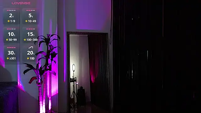 Charlee pink online show from 12/15/24, 01:35