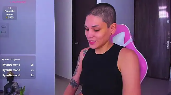 Charlee pink online show from 12/28/24, 12:45