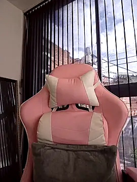 Charlee pink online show from 12/28/24, 06:29