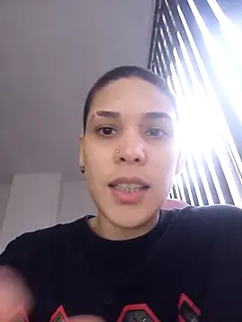 Charlee pink online show from 01/05/25, 08:00