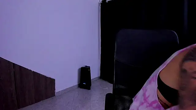 Charlee pink online show from 09/11/25, 02:00