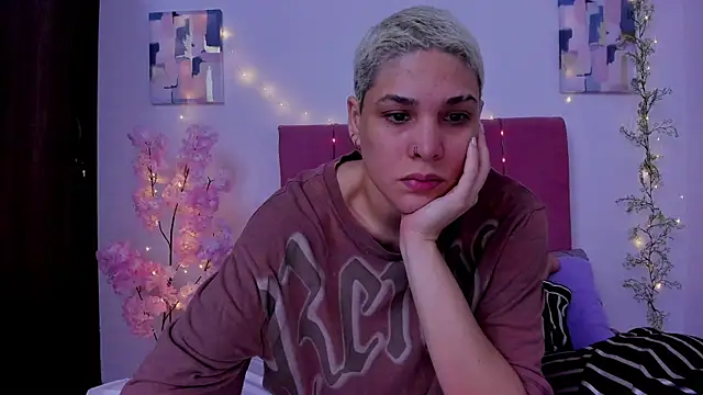 Charlee pink online show from 09/18/25, 02:57