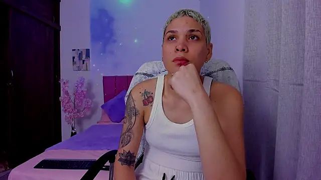 Charlee pink online show from 09/28/25, 01:00