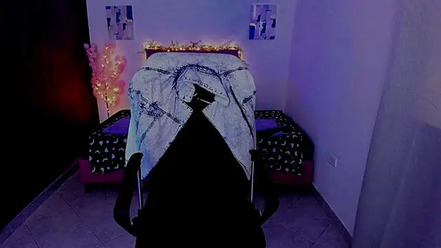 Charlee pink online show from 10/06/25, 11:18