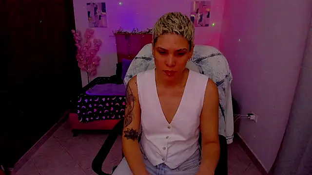 Charlee pink online show from 10/07/25, 01:14