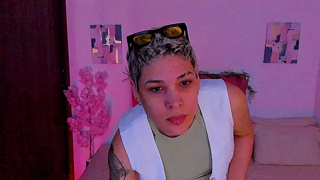 Charlee pink online show from 10/24/25, 05:31