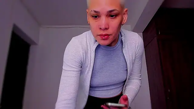 Charlee pink online show from 02/13/26, 03:52