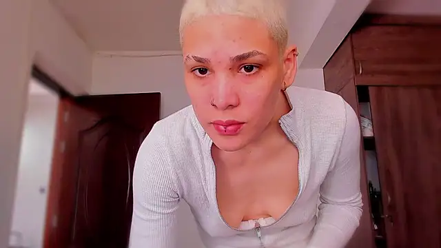 Charlee pink online show from 02/17/26, 05:30