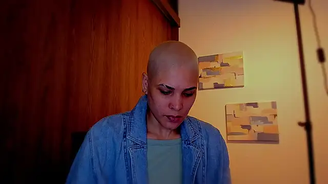 Charlee pink online show from 03/09/26, 07:07