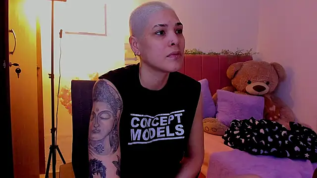 Charlee pink online show from 03/24/26, 07:30