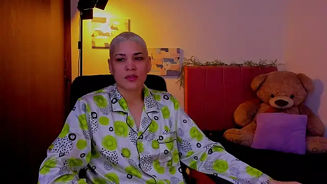 Charlee pink online show from 04/04/26, 01:41