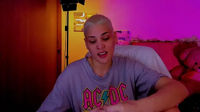 Charlee pink online show from 04/08/26, 01:05