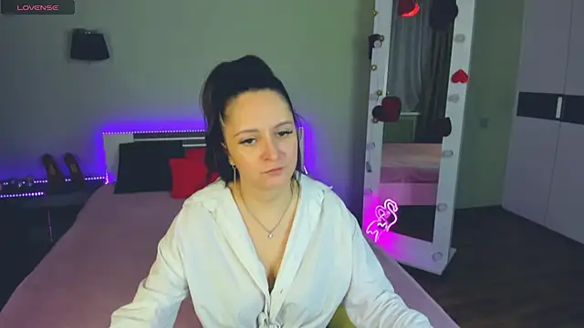 AngellLika online show from 11/20/25, 02:17