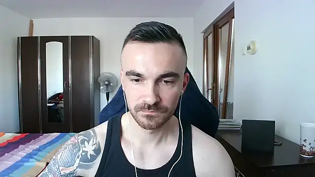 Snapshot of mu5clemania2 chatting on 10/25/25, 06:21 mu5clemania2 online show from 10/25/25, 06:21