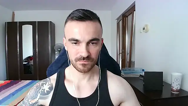 Snapshot of mu5clemania2 chatting on 10/26/25, 07:47 mu5clemania2 online show from 10/26/25, 07:47