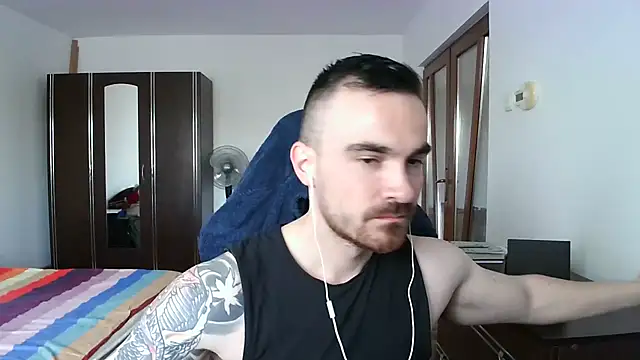 Snapshot of mu5clemania2 chatting on 10/28/25, 06:39 mu5clemania2 online show from 10/28/25, 06:39