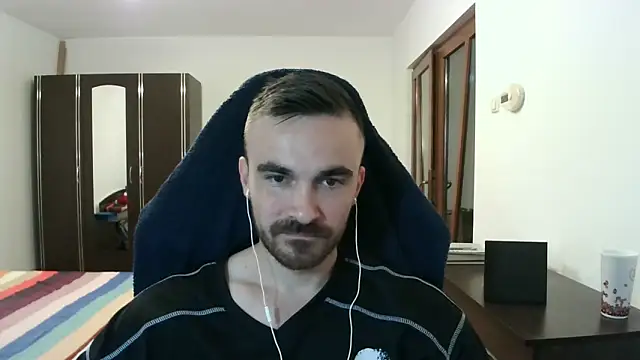 Snapshot of mu5clemania2 chatting on 11/01/25, 04:47 mu5clemania2 online show from 11/01/25, 04:47