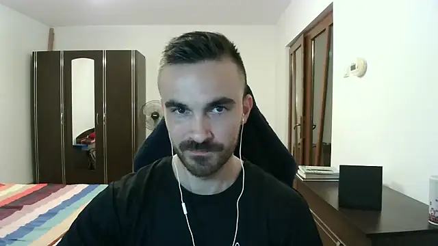 Snapshot of mu5clemania2 chatting on 11/01/25, 04:53 mu5clemania2 online show from 11/01/25, 04:53