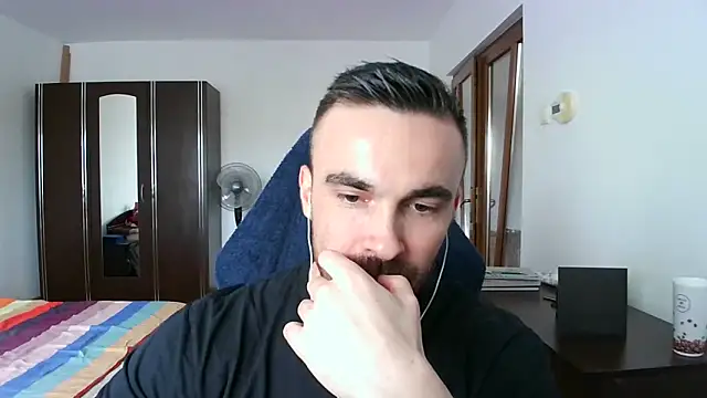 Snapshot of mu5clemania2 chatting on 11/03/25, 10:49 mu5clemania2 online show from 11/03/25, 10:49