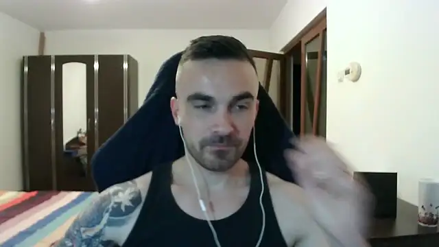 Snapshot of mu5clemania2 chatting on 11/07/25, 05:02 mu5clemania2 online show from 11/07/25, 05:02