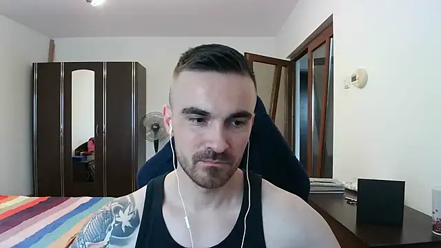 Snapshot of mu5clemania2 chatting on 11/10/25, 11:31 mu5clemania2 online show from 11/10/25, 11:31