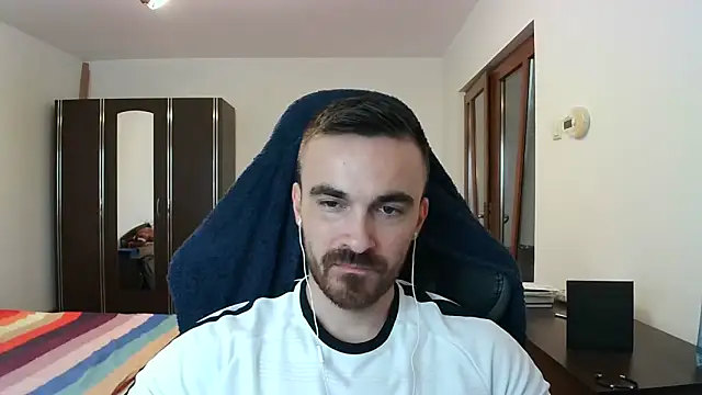 Snapshot of mu5clemania2 chatting on 11/22/25, 10:47 mu5clemania2 online show from 11/22/25, 10:47