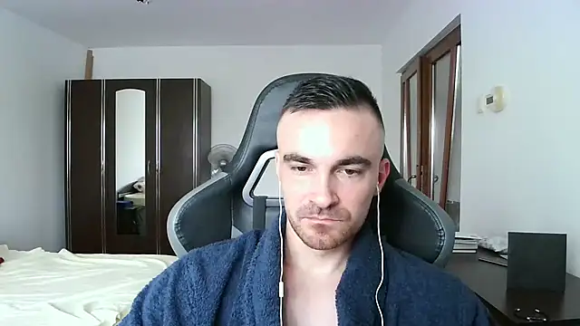 Snapshot of mu5clemania2 chatting on 11/25/25, 07:19 mu5clemania2 online show from 11/25/25, 07:19