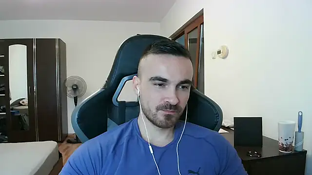 Snapshot of mu5clemania2 chatting on 11/30/25, 10:41 mu5clemania2 online show from 11/30/25, 10:41