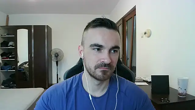 Snapshot of mu5clemania2 chatting on 12/01/25, 07:57 mu5clemania2 online show from 12/01/25, 07:57