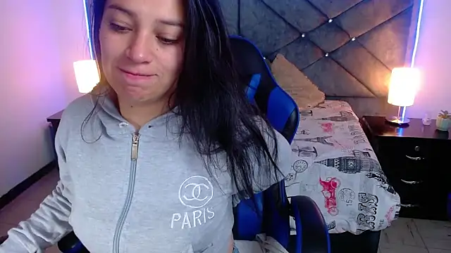 Julietacollins06 online show from 12/04/25, 01:31