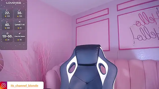 Snapshot of channel_blonde_a chatting on 01/25/25, 01:41 channel blonde a online show from 01/25/25, 01:41