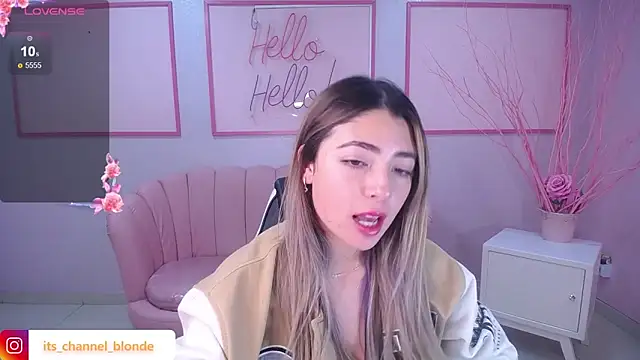 Snapshot of channel_blonde_a chatting on 01/28/25, 07:21 channel blonde a online show from 01/28/25, 07:21