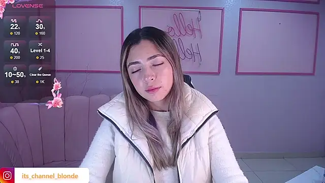 Snapshot of channel_blonde_a chatting on 01/29/25, 04:30 channel blonde a online show from 01/29/25, 04:30