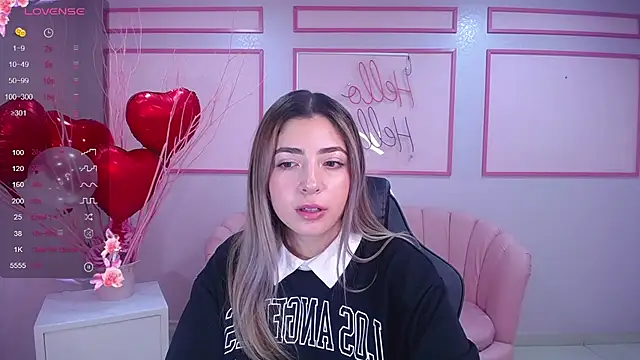 Snapshot of channel_blonde_a chatting on 02/04/25, 04:29 channel blonde a online show from 02/04/25, 04:29