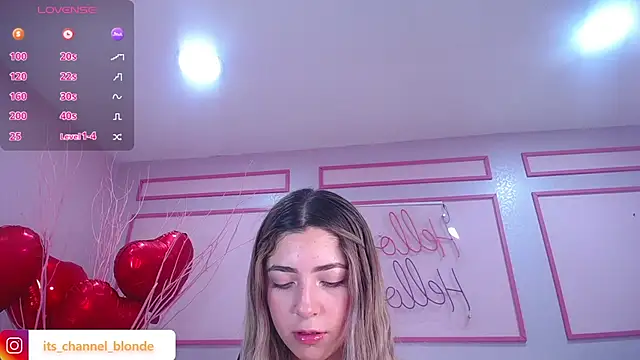 Snapshot of channel_blonde_a chatting on 02/06/25, 10:53 channel blonde a online show from 02/06/25, 10:53