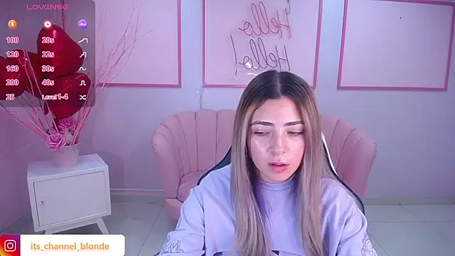 Snapshot of channel_blonde_a chatting on 02/11/25, 04:35 channel blonde a online show from 02/11/25, 04:35