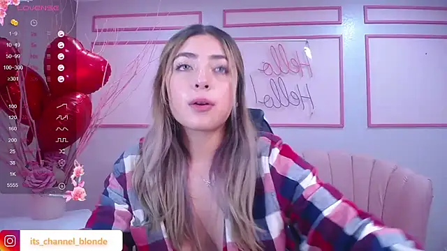 Snapshot of channel_blonde_a chatting on 02/12/25, 07:35 channel blonde a online show from 02/12/25, 07:35