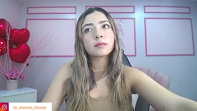 Snapshot of channel_blonde_a chatting on 03/01/25, 05:05 channel blonde a online show from 03/01/25, 05:05