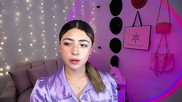 Snapshot of channel_blonde_a chatting on 03/04/25, 05:03 channel blonde a online show from 03/04/25, 05:03