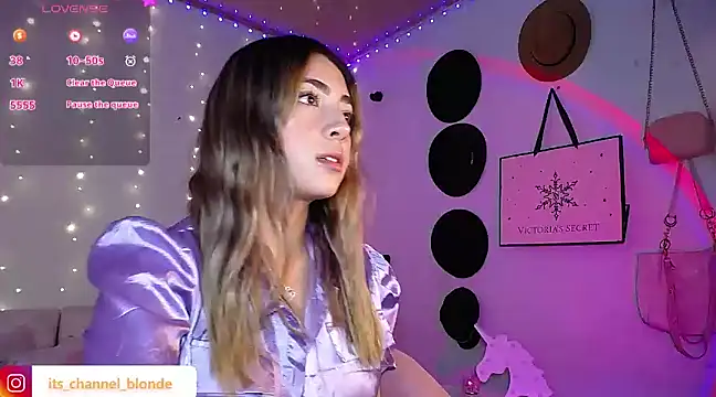 Snapshot of channel_blonde_a chatting on 03/04/25, 08:05 channel blonde a online show from 03/04/25, 08:05