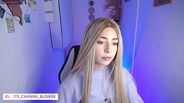 Snapshot of channel_blonde_a chatting on 10/21/25, 09:26 channel blonde a online show from 10/21/25, 09:26