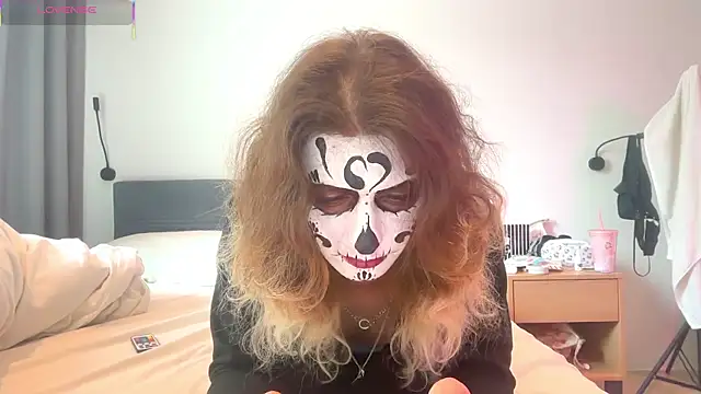 Alice Pinkhead online show from 10/31/25, 08:15