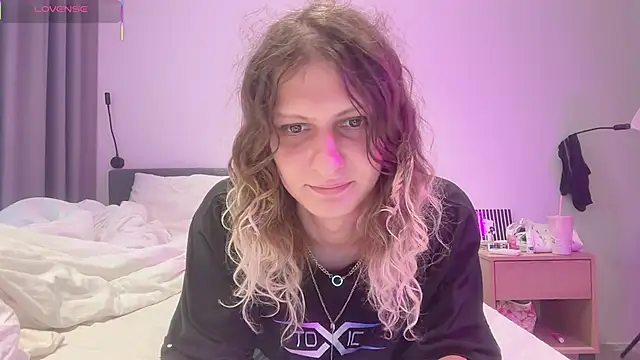 Alice Pinkhead online show from 11/07/25, 09:53