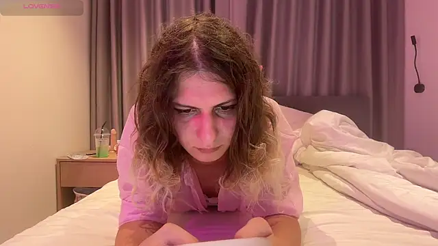 Alice Pinkhead online show from 12/18/25, 05:57