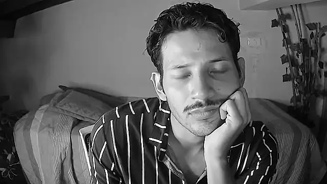 Snapshot of Nicholasrodrii chatting on 06/20/26, 12:14 Nicholasrodrii online show from 06/20/26, 12:14