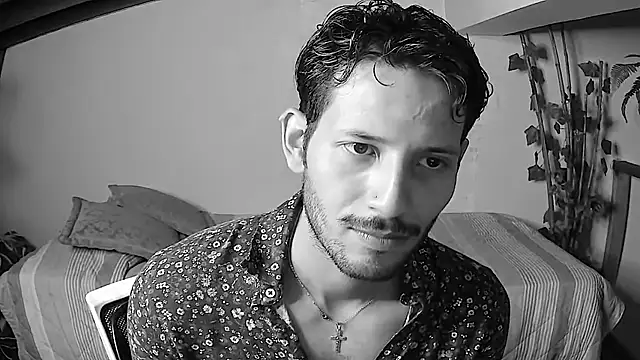 Snapshot of Nicholasrodrii chatting on 06/24/26, 10:42 Nicholasrodrii online show from 06/24/26, 10:42