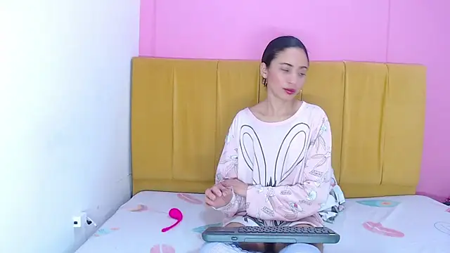 Snapshot of angelinabrookcm101 chatting on 12/07/24, 08:49 angelinabrookcm101 online show from 12/07/24, 08:49