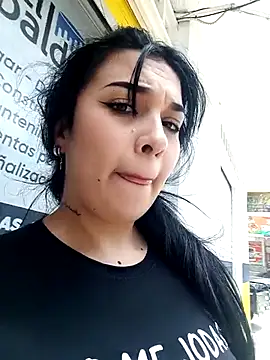 Snapshot of brianaGuzman chatting on 09/19/25, 05:35 brianaGuzman online show from 09/19/25, 05:35